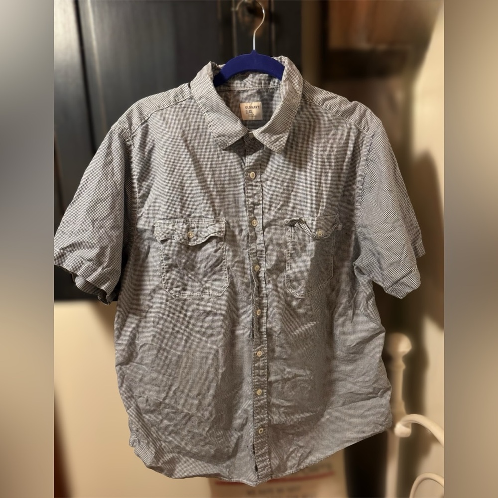 Old Navy Short Sleeve Button-Up Shirt - Navy and White - Men’s Size XL